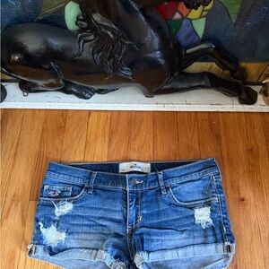 Hollister Distressed Denim Blue Women’s Shorts